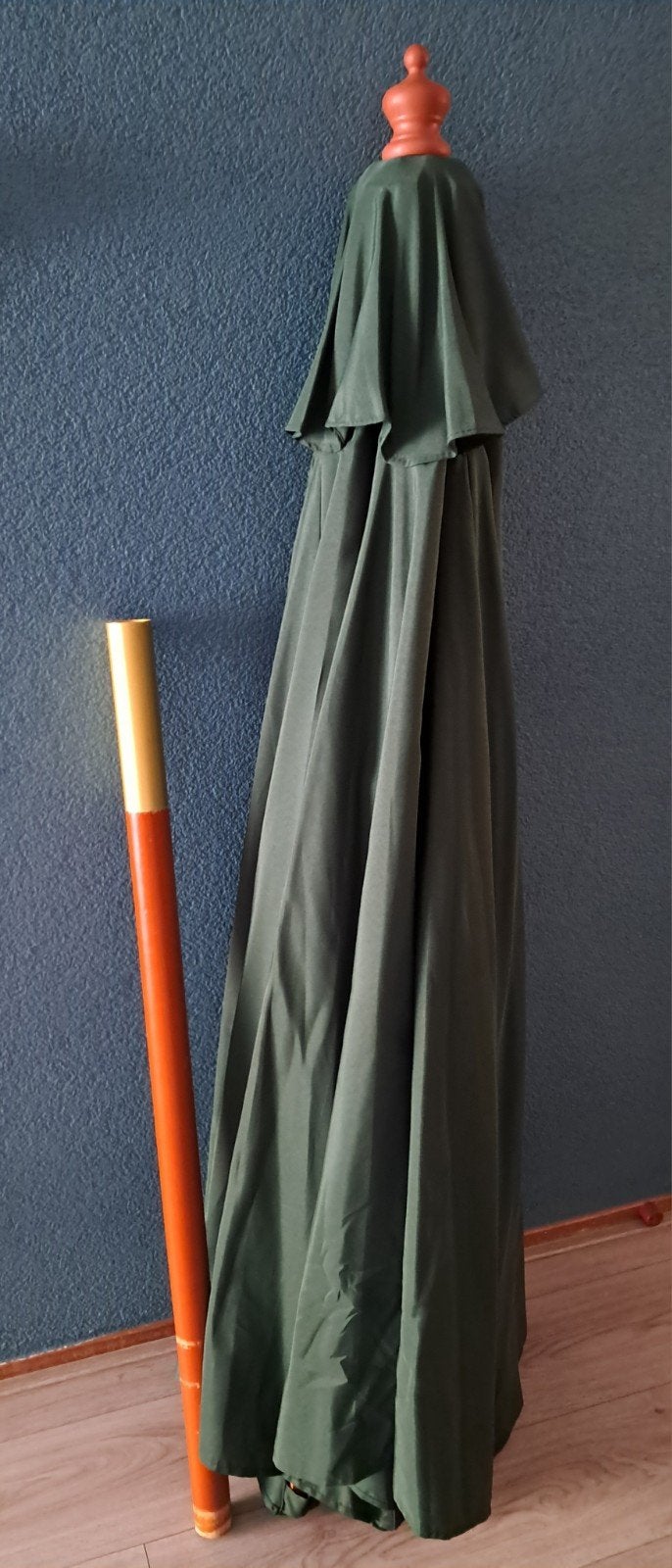 Grote groene parasol 299x240 met zware voet, Tuin en Terras, Ophalen, Gebruikt, 2 tot 3 meter, Stokparasol