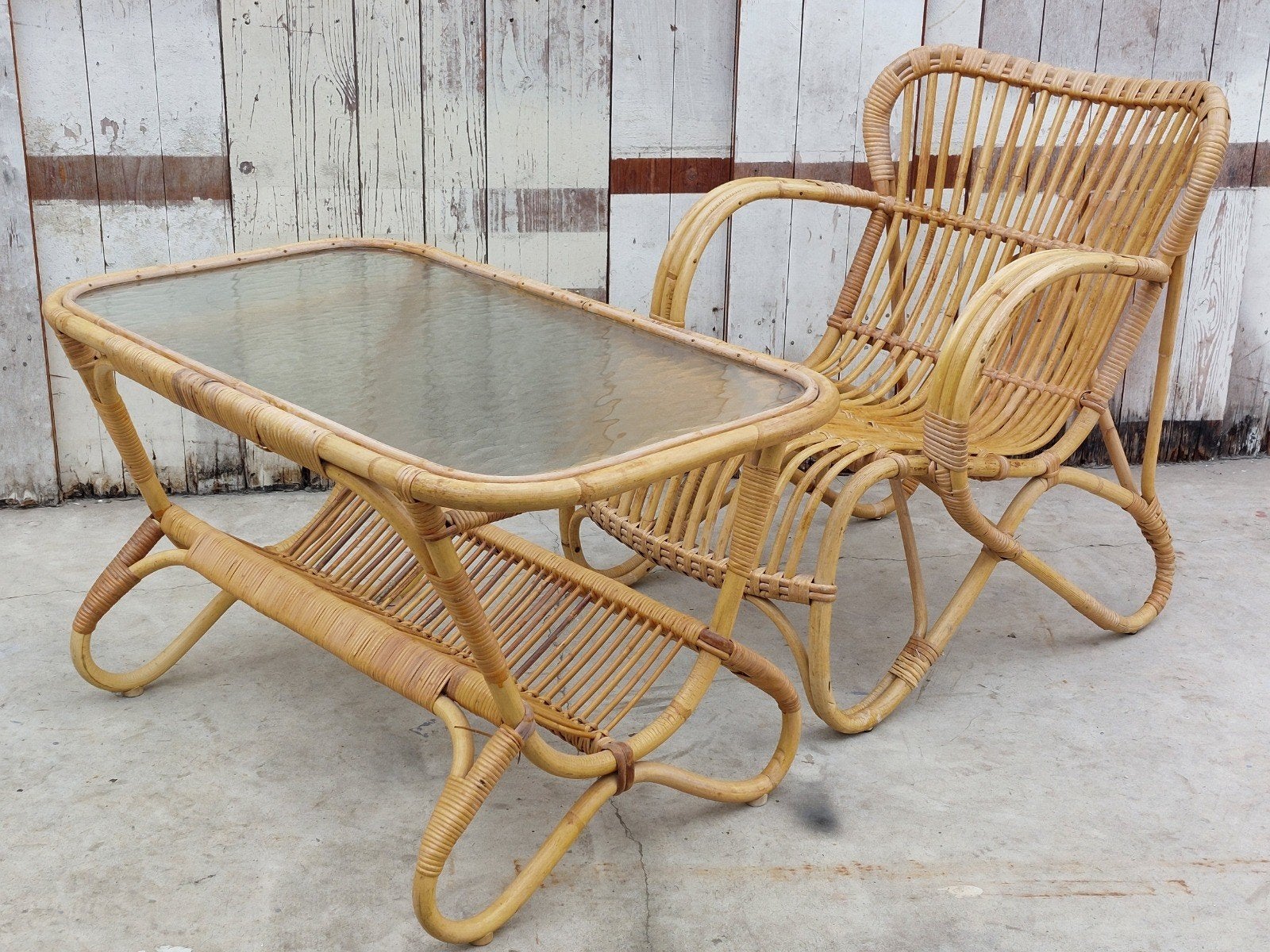 Vintage rotanset van Rohe Noordwolde,  Fauteuil en tafel, Bijzettafel, Rotan, Zo goed als nieuw, Loungeset