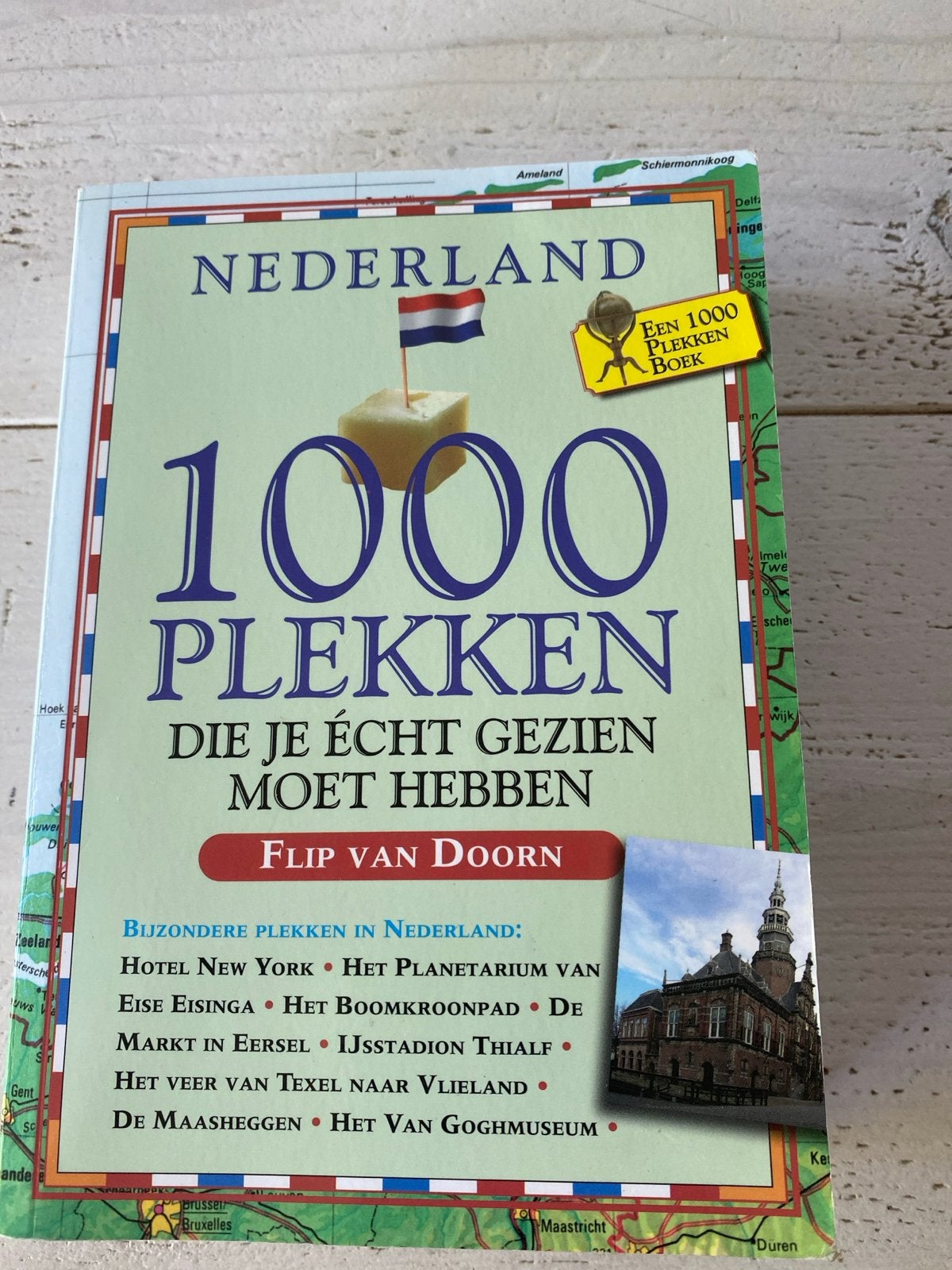 Nederland: 1000 Plekken Die Je Écht Gezien Moet Hebben, Zo goed als nieuw, Reisgids of -boek, Benelux, Ophalen