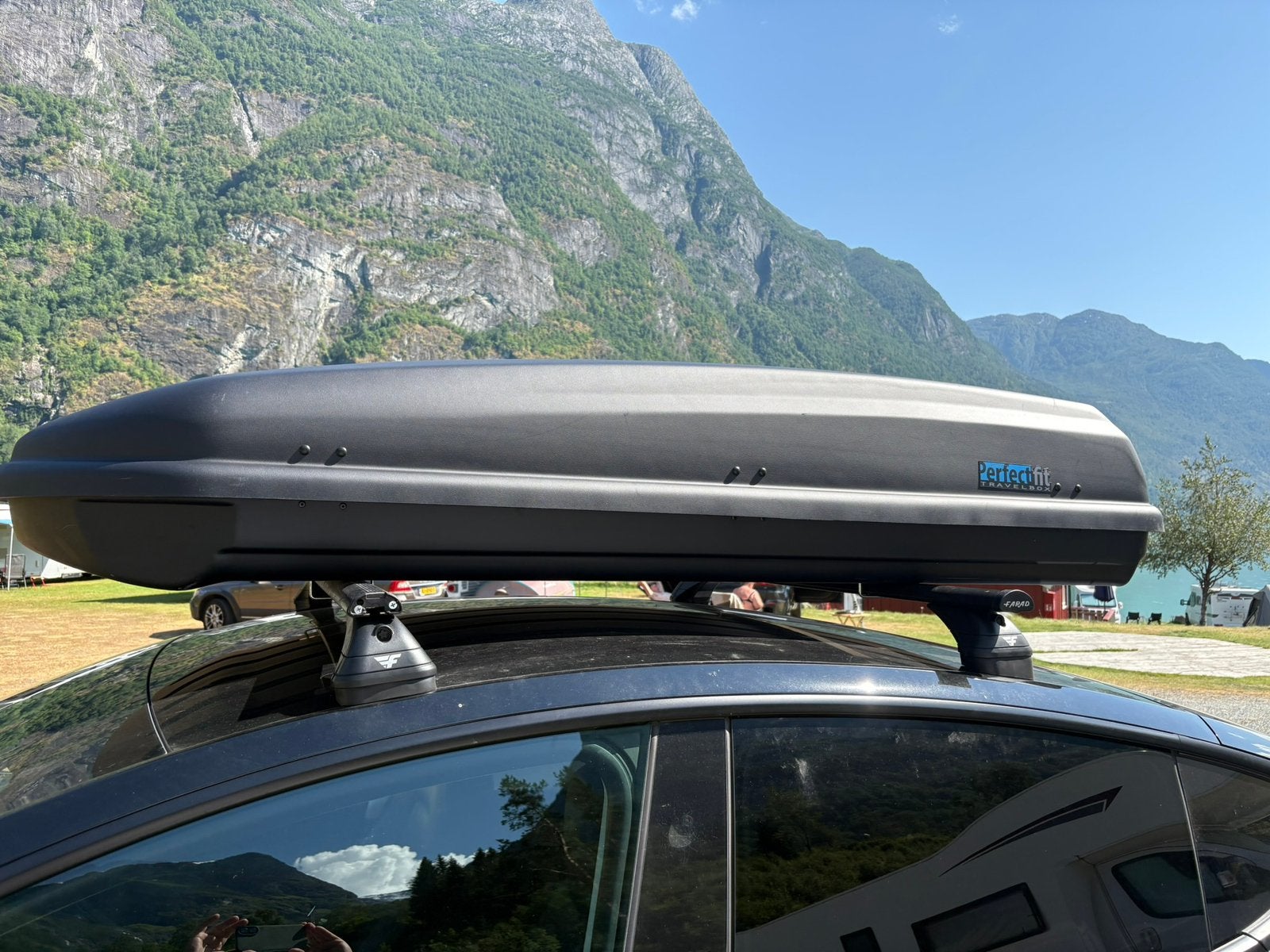 TE HUUR - Grote dakkoffer 500 liter - 75 kg draaggewicht, Ophalen, Gebruikt