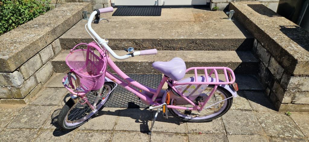 Leuke roze kinderfiets met mandje en bagagedrager, Ophalen