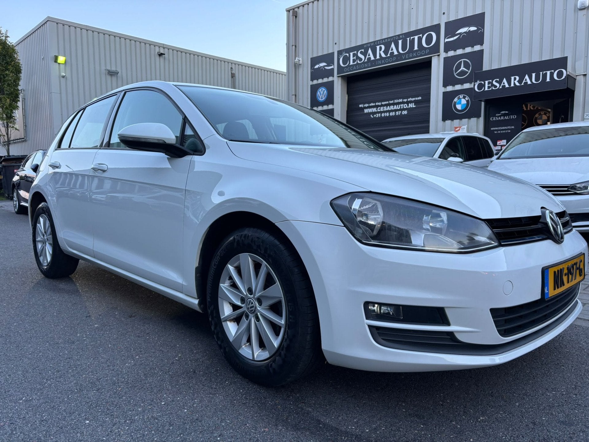 Volkswagen Golf 1.2 TSI Connected Series / 112 DKM / DEALER, Auto's, Voorwielaandrijving, Dealer onderhouden, Stof, Gebruikt