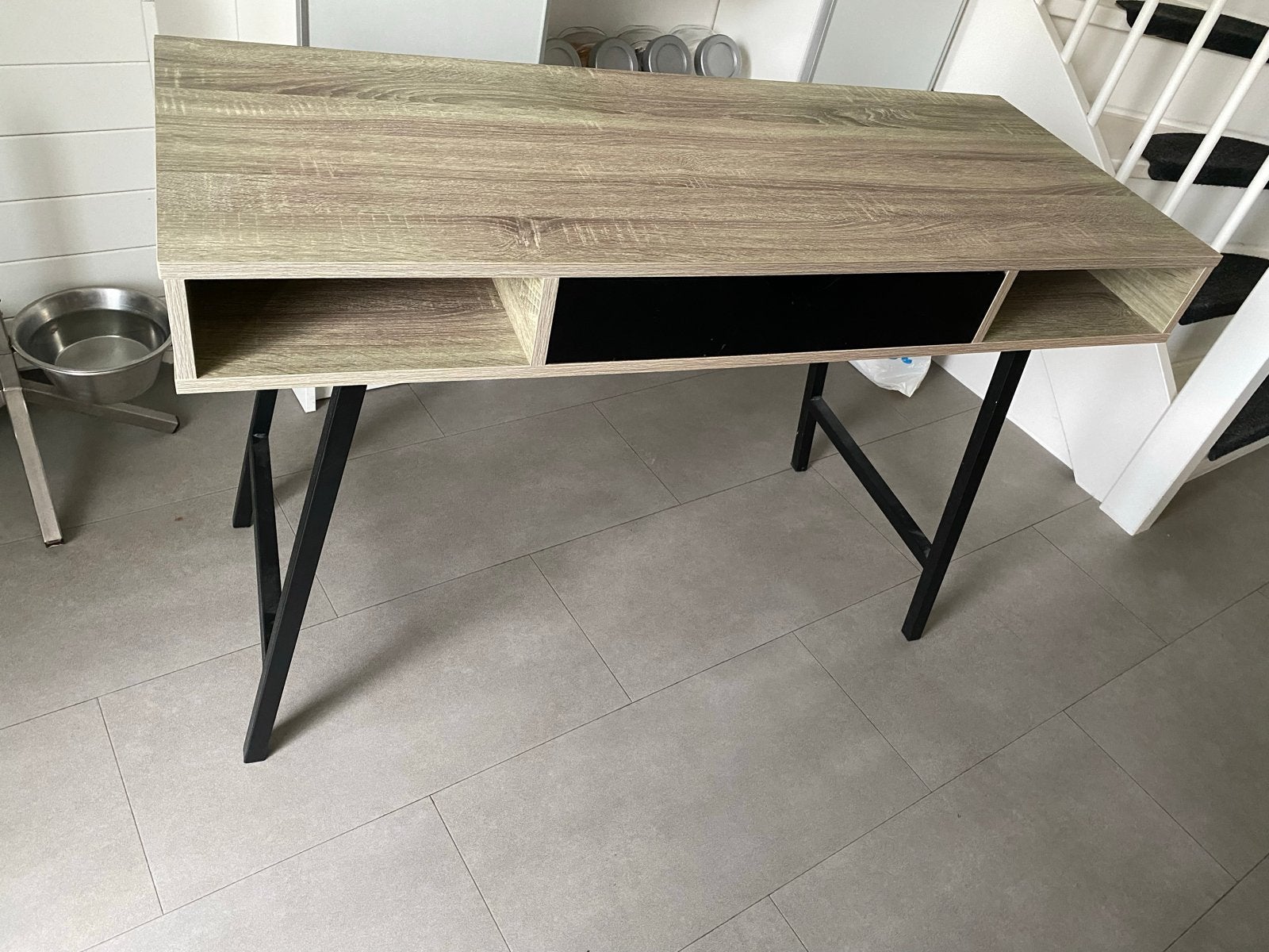Modern bureau met lade en opbergvakken, Huis en Inrichting, Bureaus, Ophalen, Overige typen, Gebruikt, 120 cm