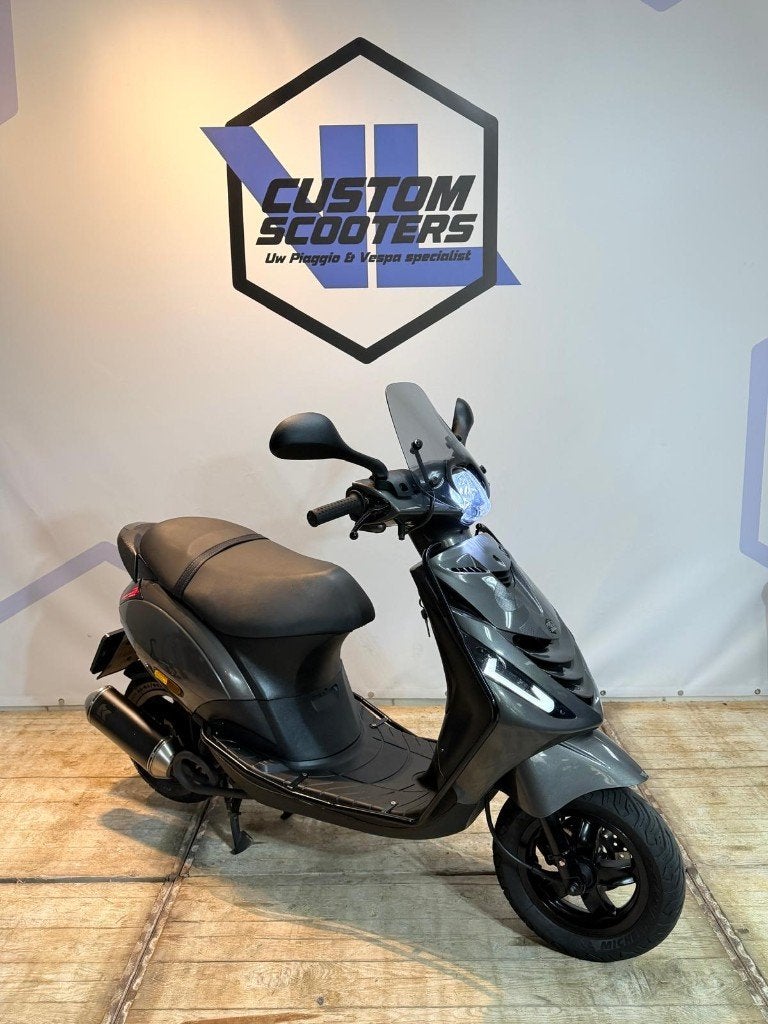 Piaggio Zip 4t 2v 2018 45km carburateur model brom grijs, Zip, Ophalen of Verzenden, Zo goed als nieuw, 7005AM