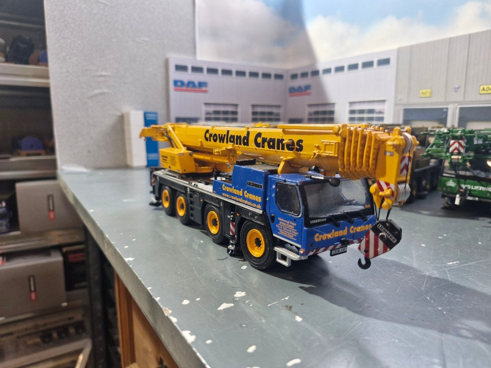 Liebherr ltm 1090 wsi  crowland crane, Hobby en Vrije tijd, Modelauto's | 1:50, Ophalen of Verzenden, Zo goed als nieuw, Hijskraan, Tractor of Landbouw