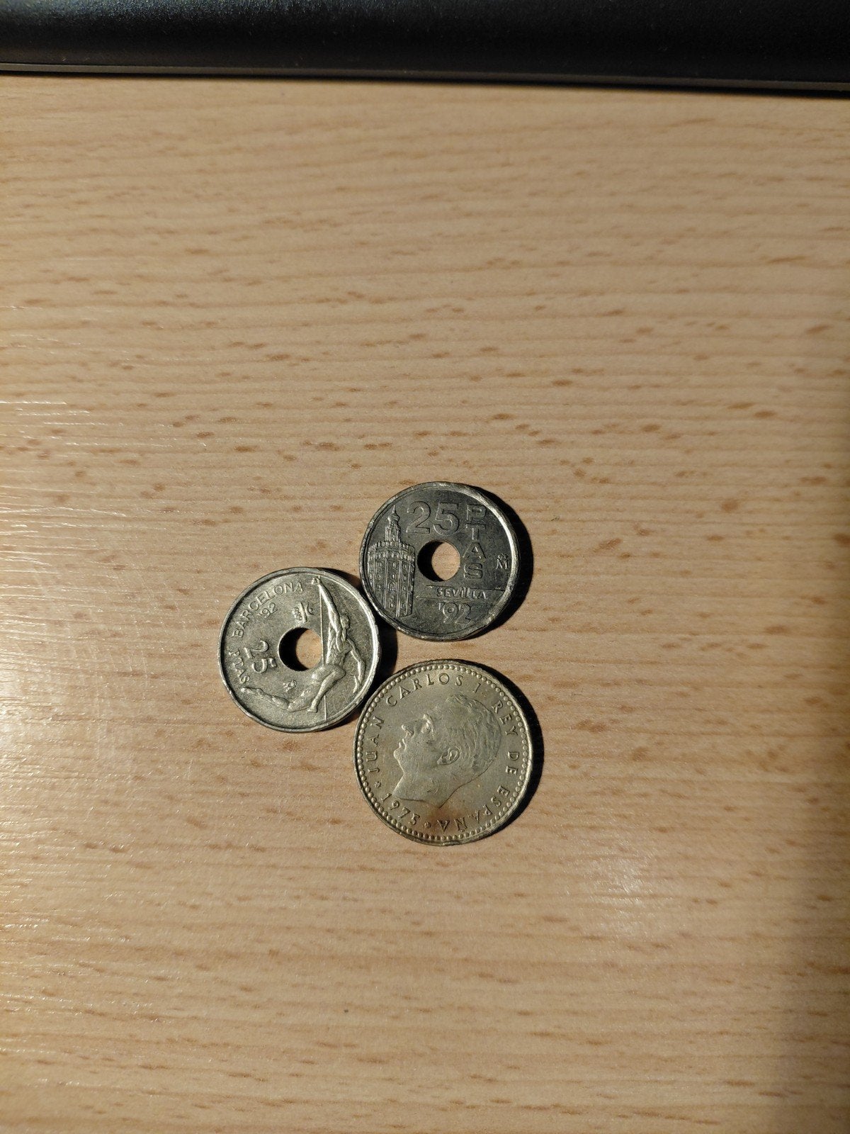 Spaanse munten met gat - 25 Pesetas 1990 en 1991, Ophalen of Verzenden, Overige landen, Setje