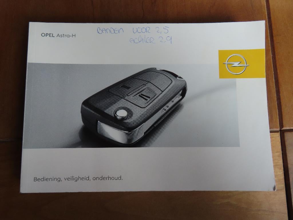 Instructieboek Opel Astra, Astra GTC, Astra OPC +combi 2005, Auto diversen, Handleidingen en Instructieboekjes, Ophalen of Verzenden