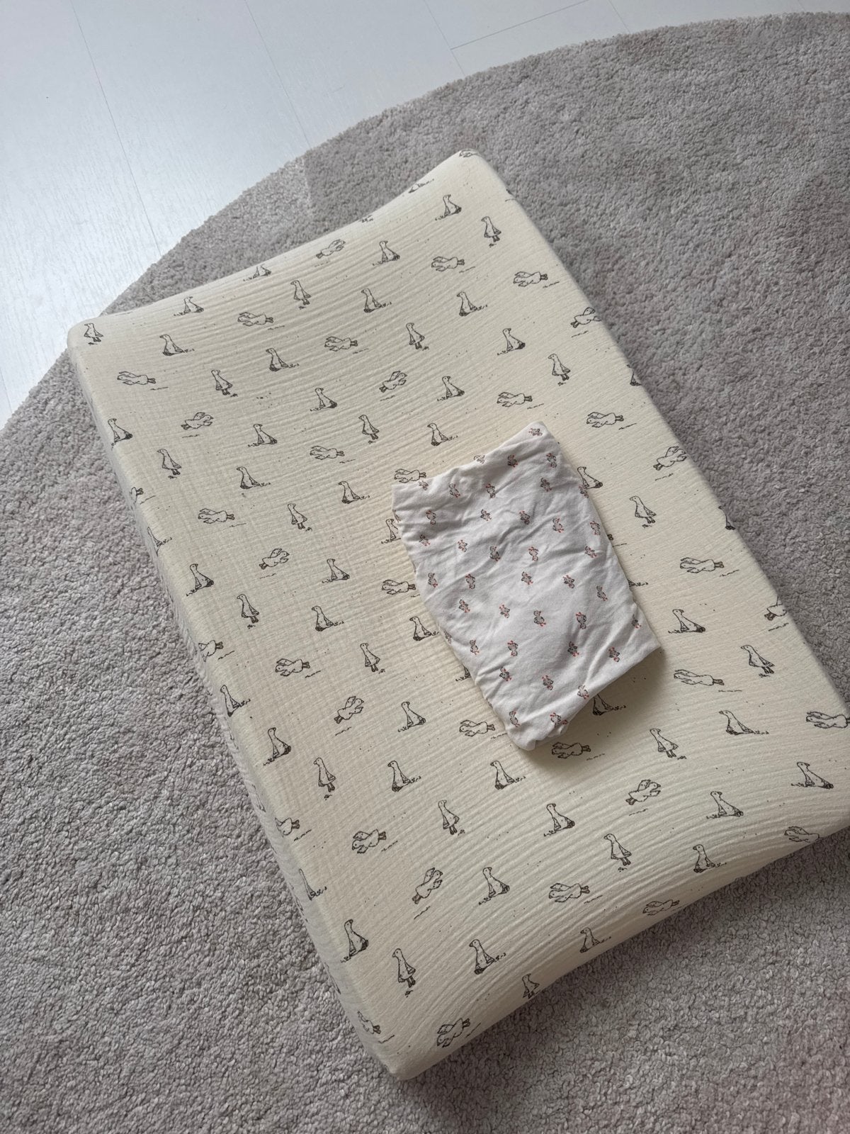 Aankleedkussen met 2 hoezen, Kinderen en Baby's, Badjes en Verzorging, Ophalen, Zo goed als nieuw, Aankleedkussen, Hema