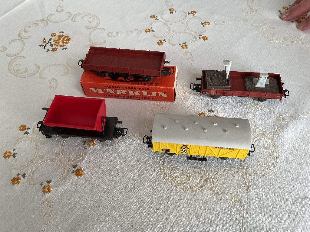 maerklin ho lage bakwagon, bananenwagon, kiepwagon + 2, Wisselstroom, Ophalen of Verzenden, Märklin, Nieuw