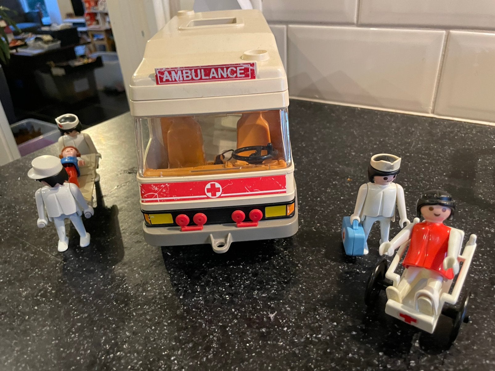 Playmobil 3456 Vintage ambulance, Ophalen of Verzenden, Zo goed als nieuw