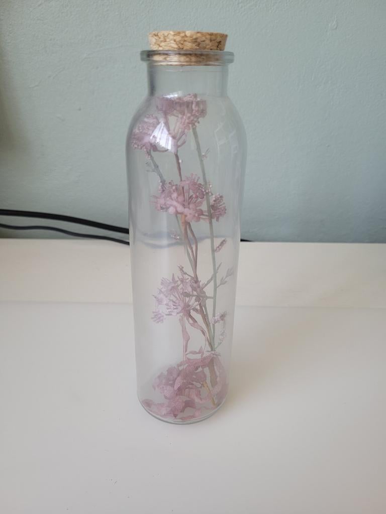 Vaasje met roze nepbloemen, Gebruikt, Overige kleuren, Ophalen of Verzenden, Glas