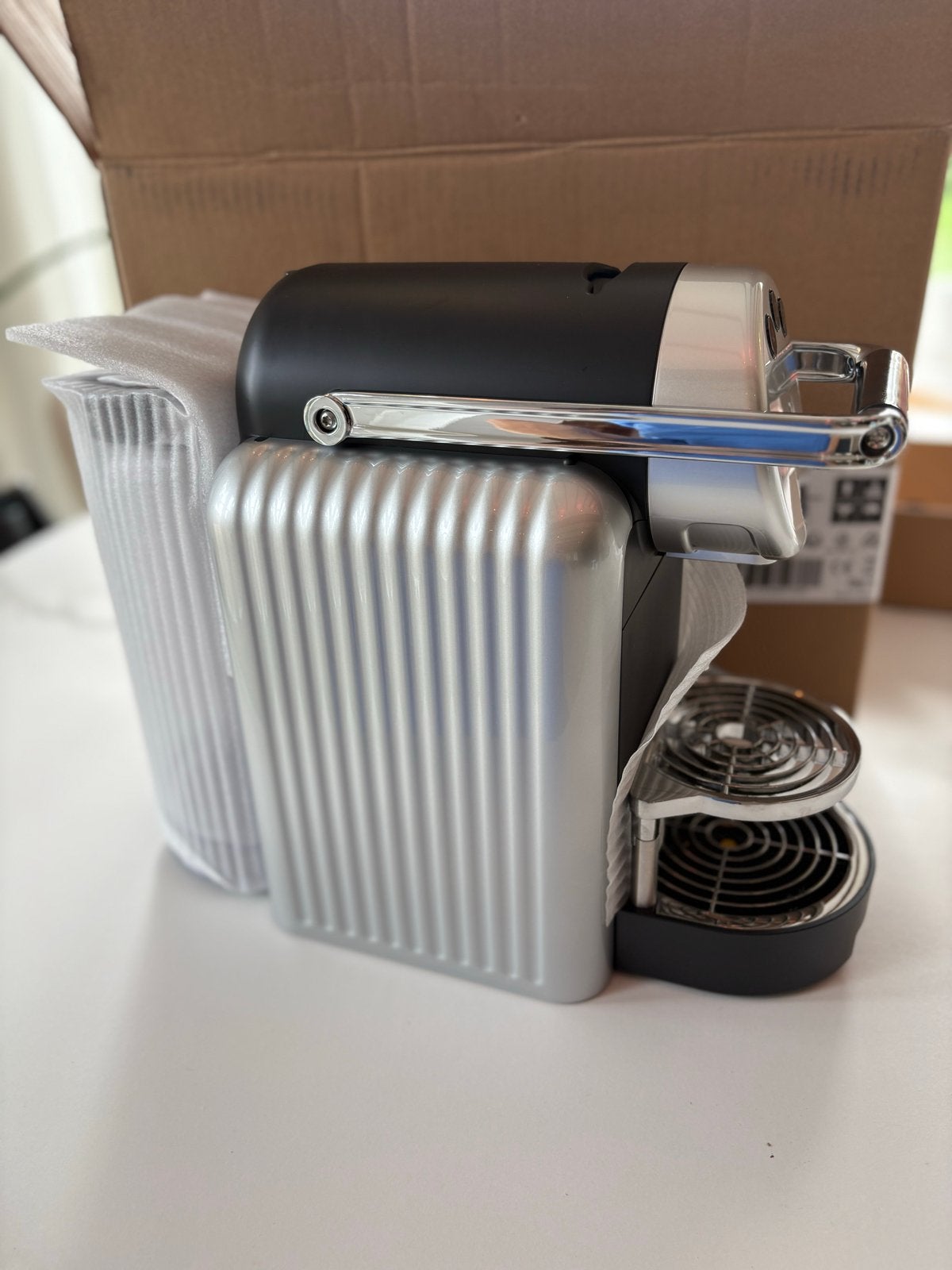 Nespresso Zenius  - Nieuw in doos, Koffiepads en cups, Ophalen of Verzenden, 2 tot 4 kopjes, Koffiemachine