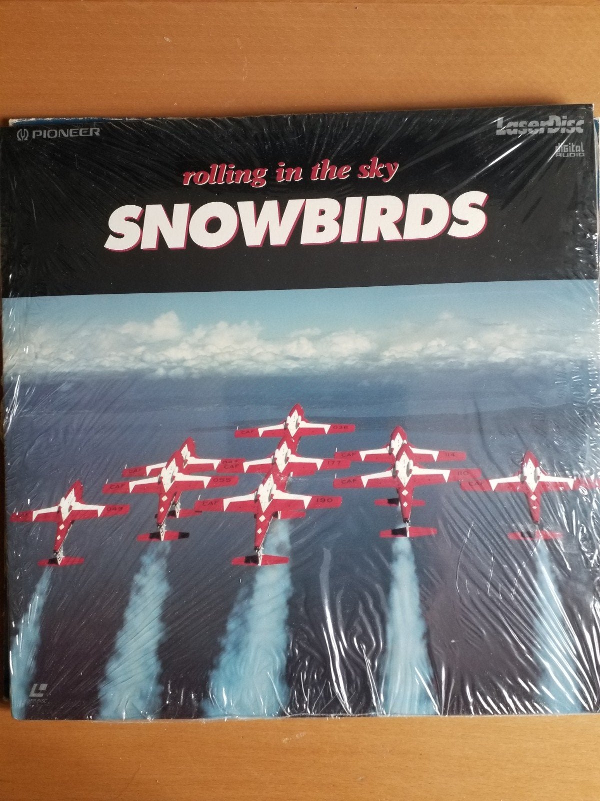 Snowbirds - Rolling in the Sky LaserDisc (Pioneer), Engels, Alle leeftijden, Engels, Ophalen of Verzenden