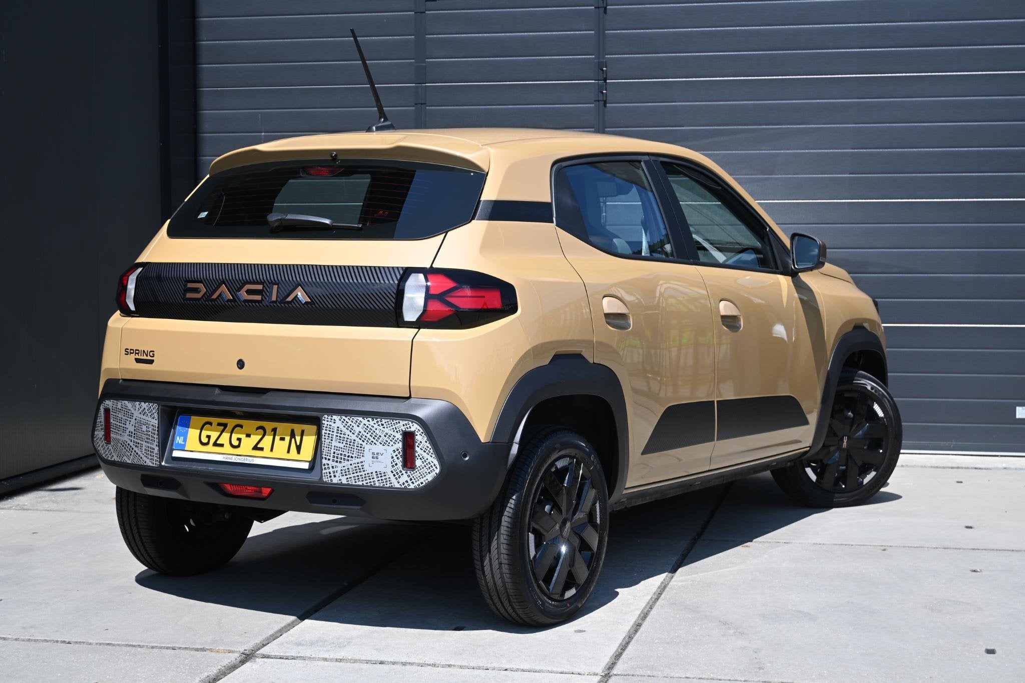 Dacia Spring Extreme 65 26.8 kWh | DC-LADER | CAMERA | NAVI, Gebruikt, 4 stoelen, Leder en Stof, 270 min