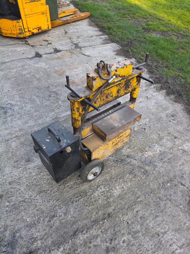 Almi AL43 sh stenen/tegelknipper, Ophalen, Gebruikt, Overige typen, Beton