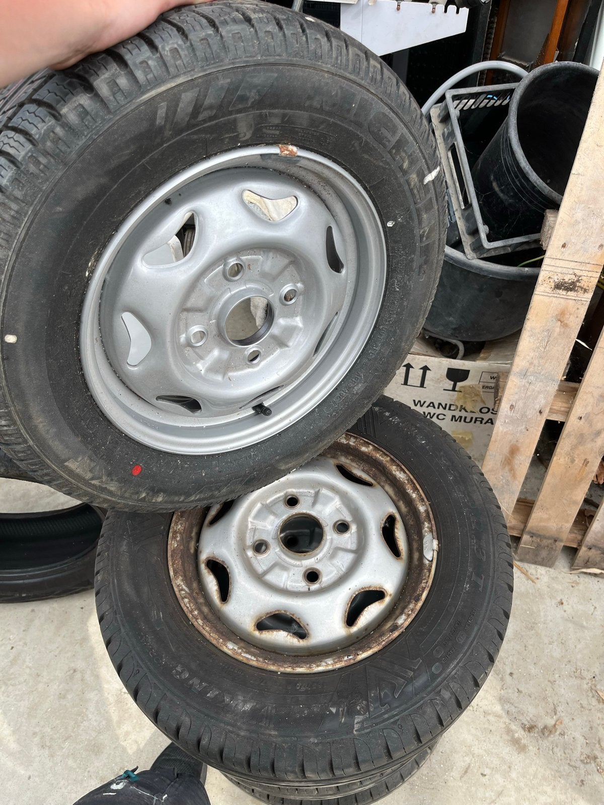 5x Stalen velgen met goede banden 4x114.4  13 inch, Ophalen, Gebruikt