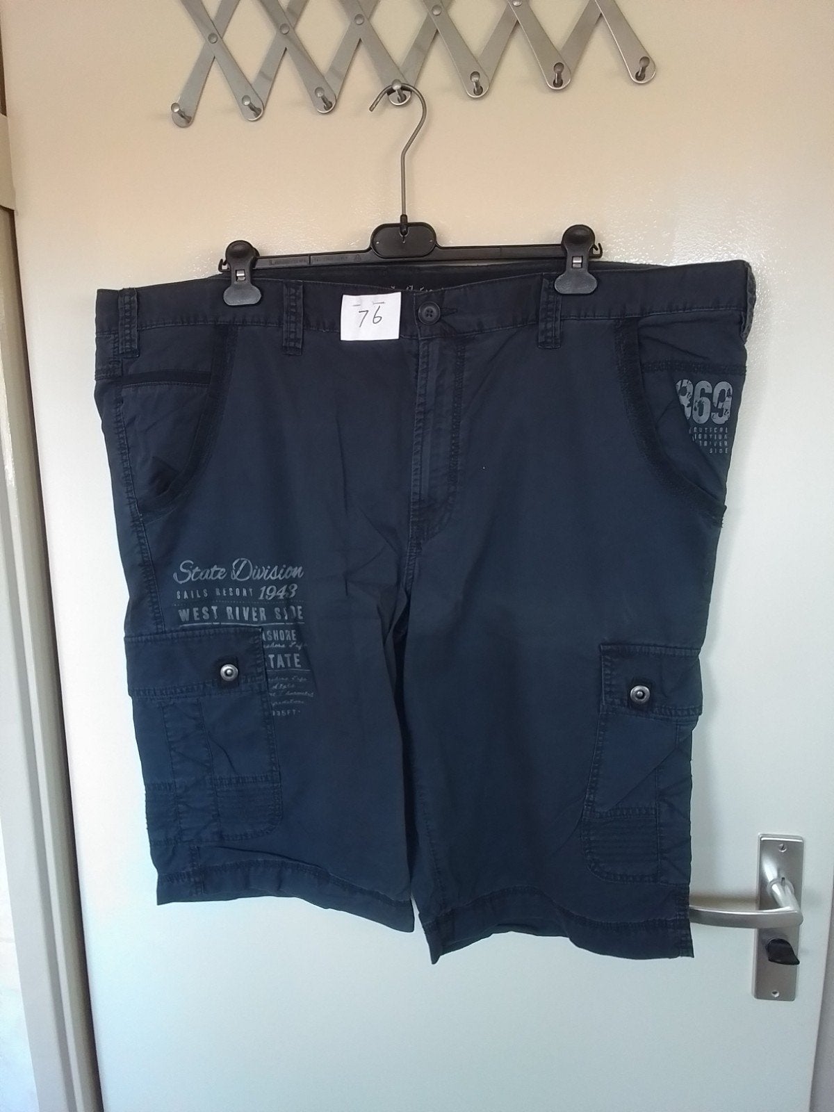 76 Blauwe korte broek van C&A maat 62, Kleding | Heren, Ophalen of Verzenden, Zo goed als nieuw, Overige maten, Blauw