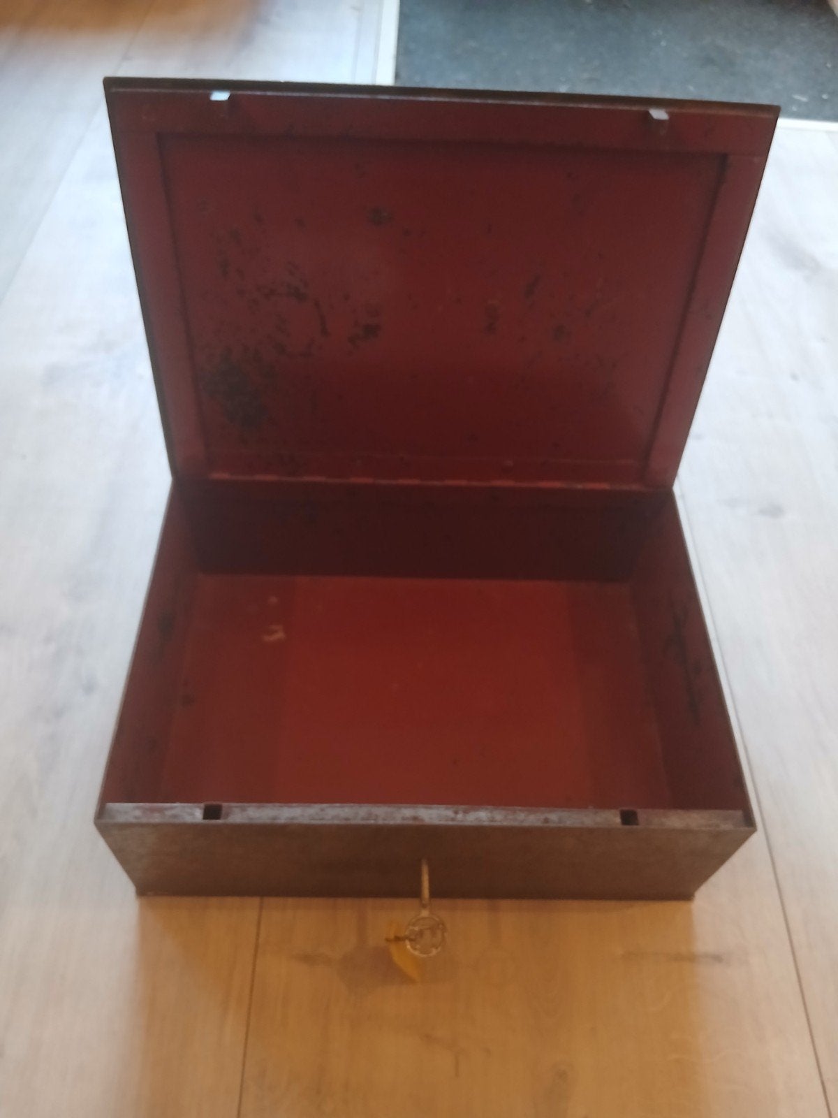 vintage metalen geldkist met 1 sleutel, Ophalen of Verzenden