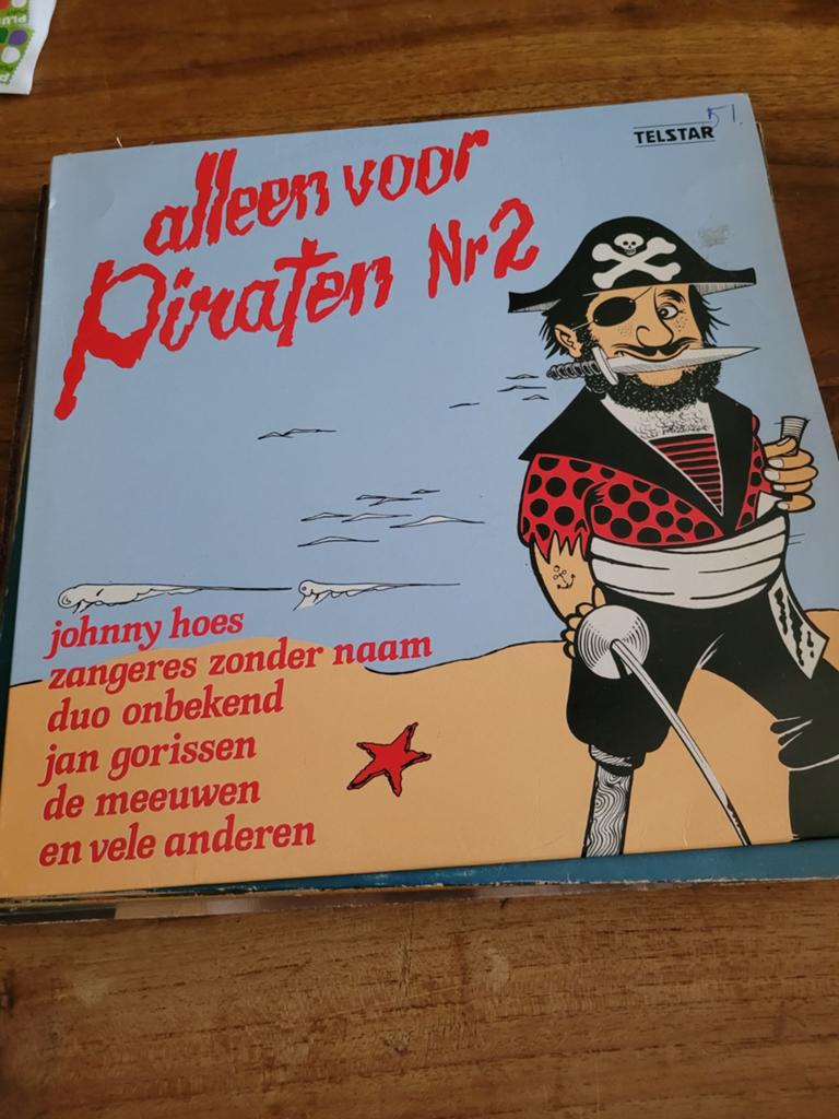 Alleen voor piraten nr 2, Ophalen of Verzenden, Zo goed als nieuw, Overige formaten