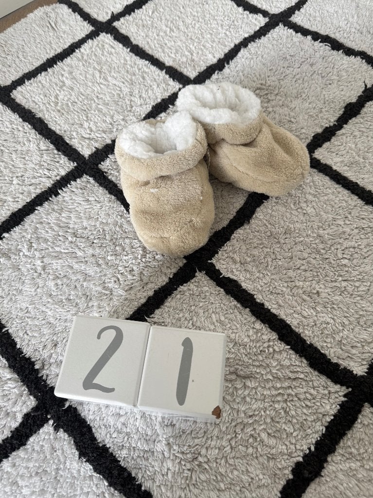 Nieuw beige teddy fleece baby pantoffels sloffen 21 Zeeman, Jongetje of Meisje, Nieuw, Ophalen of Verzenden, Zeeman