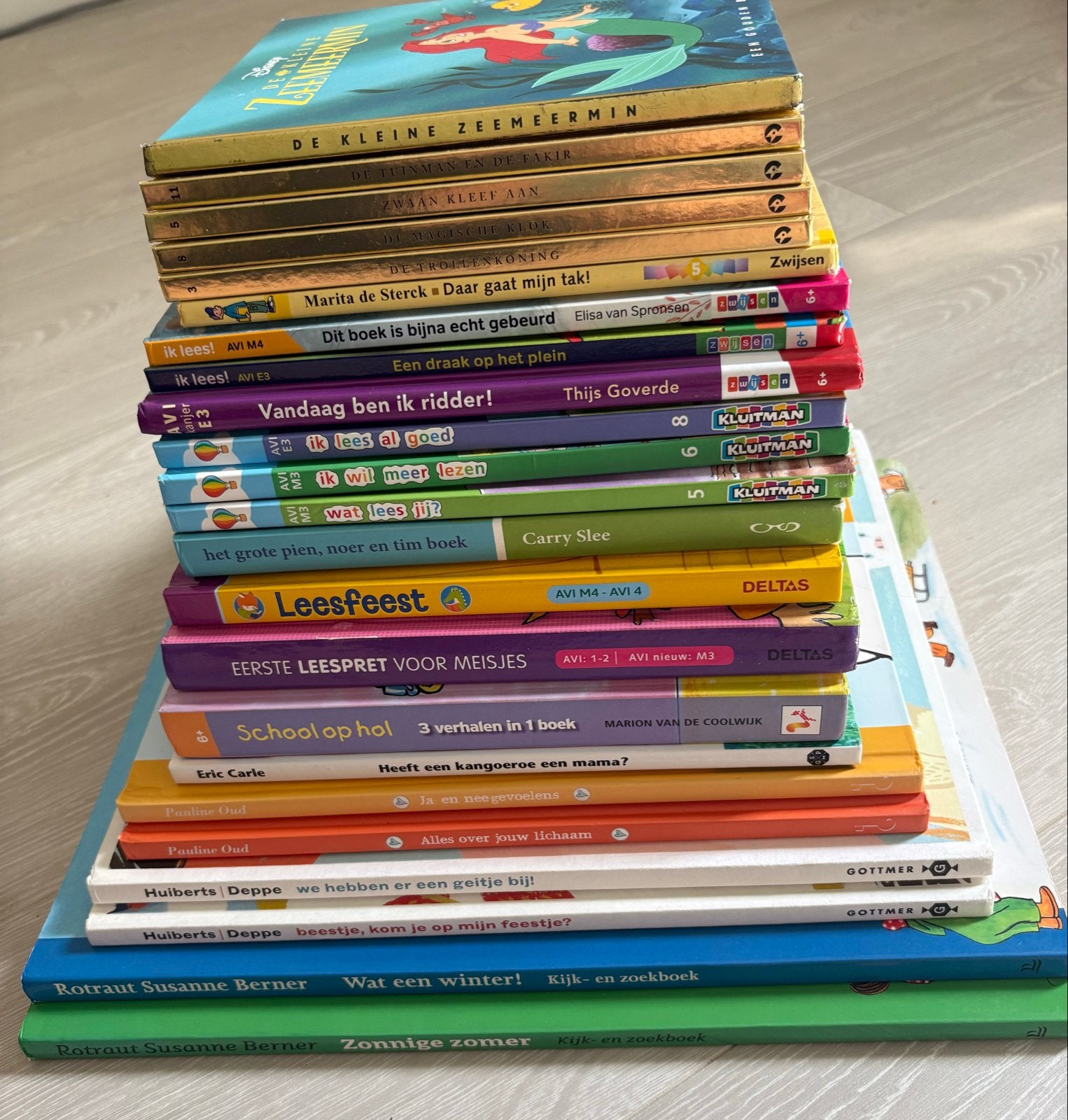 23 kinderboeken, oa gouden boekjes en avi groep 3, Ophalen, Gelezen, Fictie algemeen