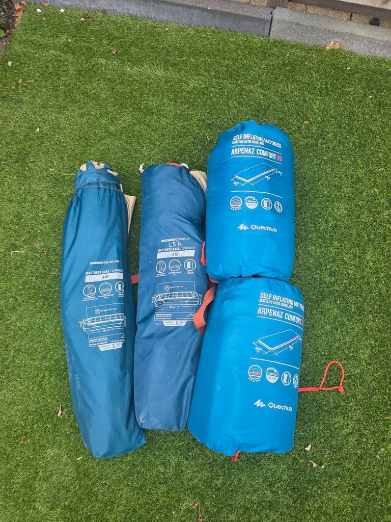 2 zelfopblazende slaapmatten en 2 veldbed, Ophalen of Verzenden, Zo goed als nieuw, 1-persoons