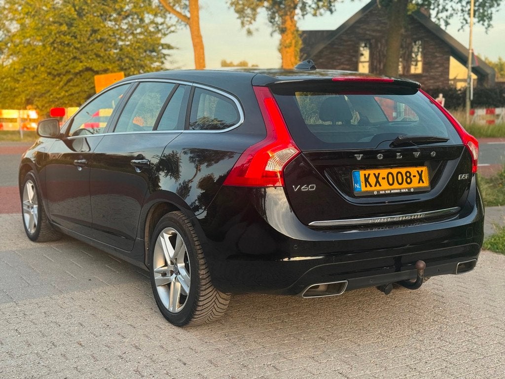 Volvo V60 2.4 D5 Twin Engine Momentum Automaat Airco Cruise, Auto's, Automaat, Euro 6, Vierwielaandrijving, 1880 kg