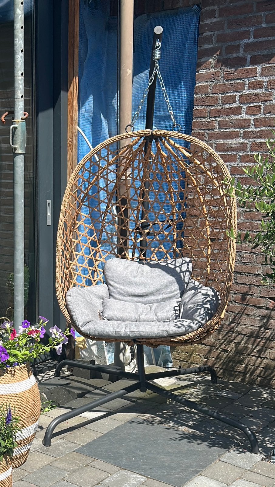 Hangstoel action, Ophalen, Zo goed als nieuw