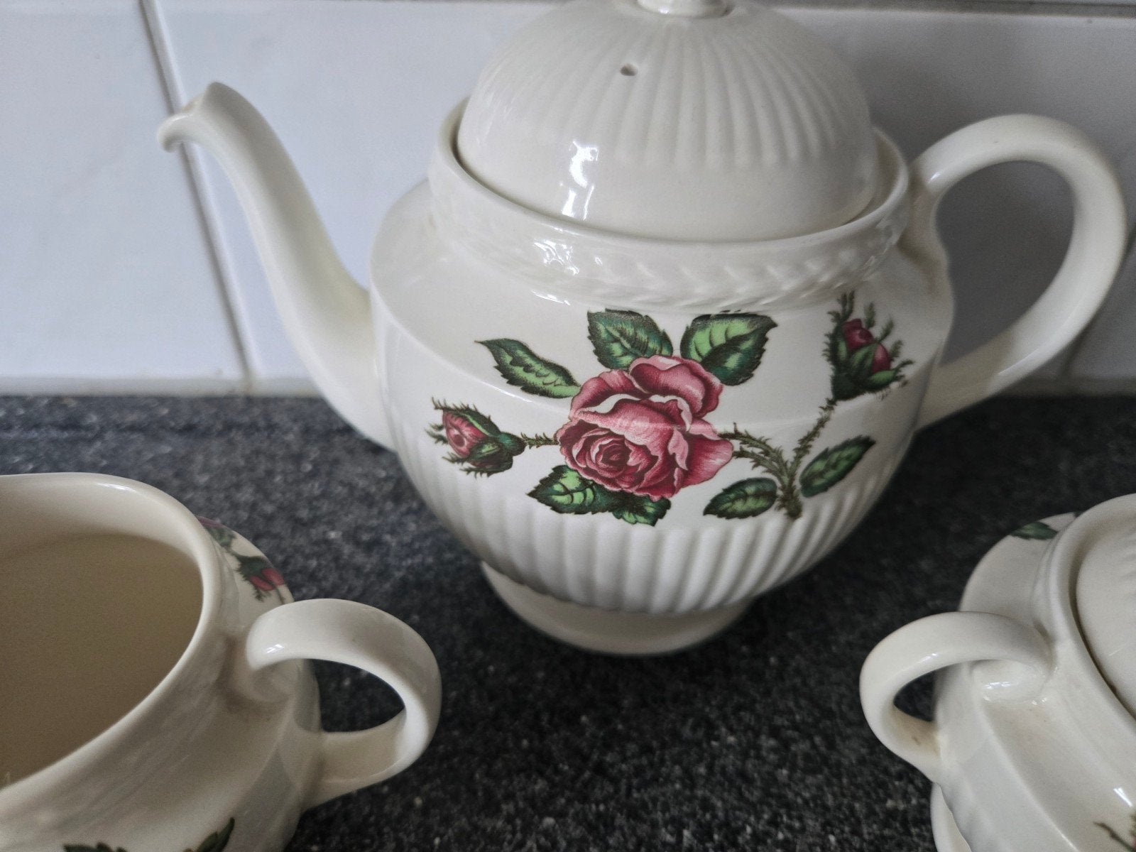 wedgwood  moss rosé servies, Antiek en Kunst, Ophalen