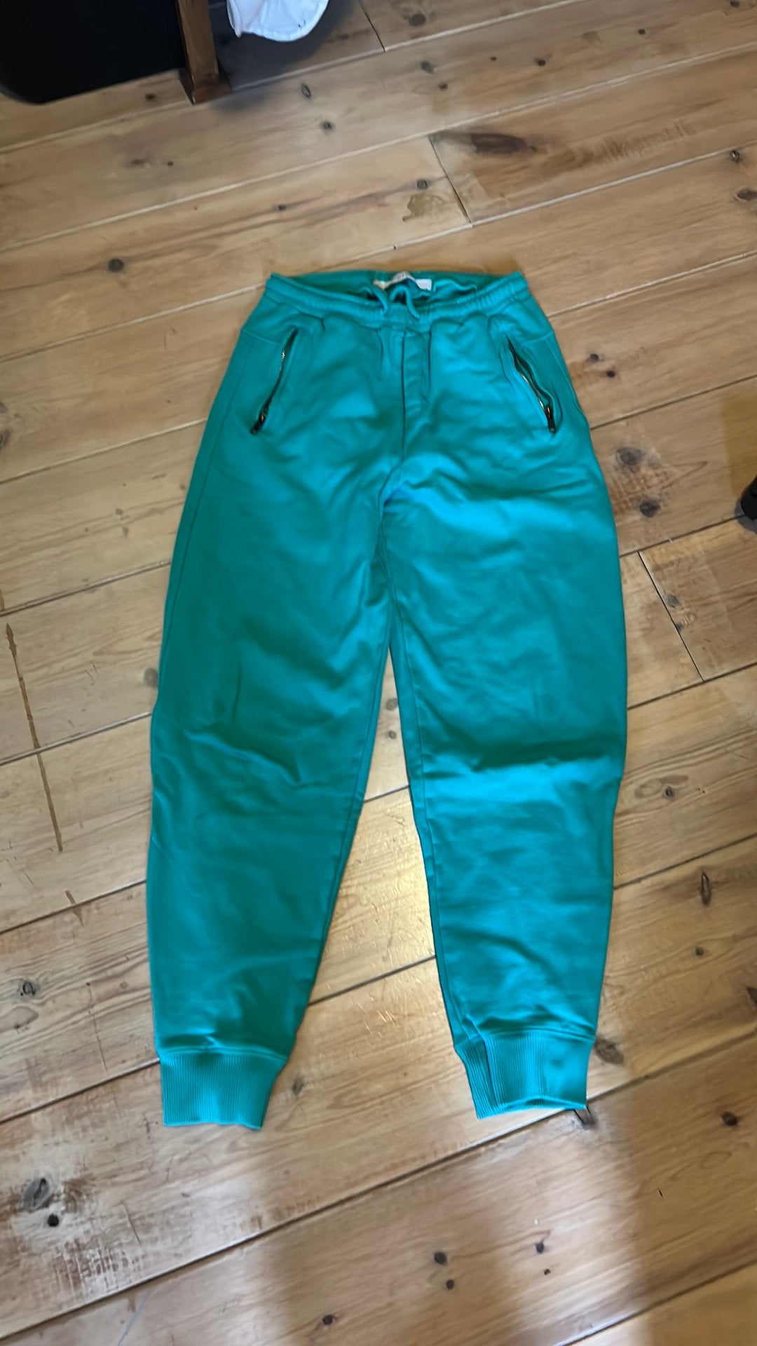 Groene Humanoid jogger maat XS valt als S, Kleding | Dames, Ophalen of Verzenden, Zo goed als nieuw, Maat 34 (XS) of kleiner, Lang