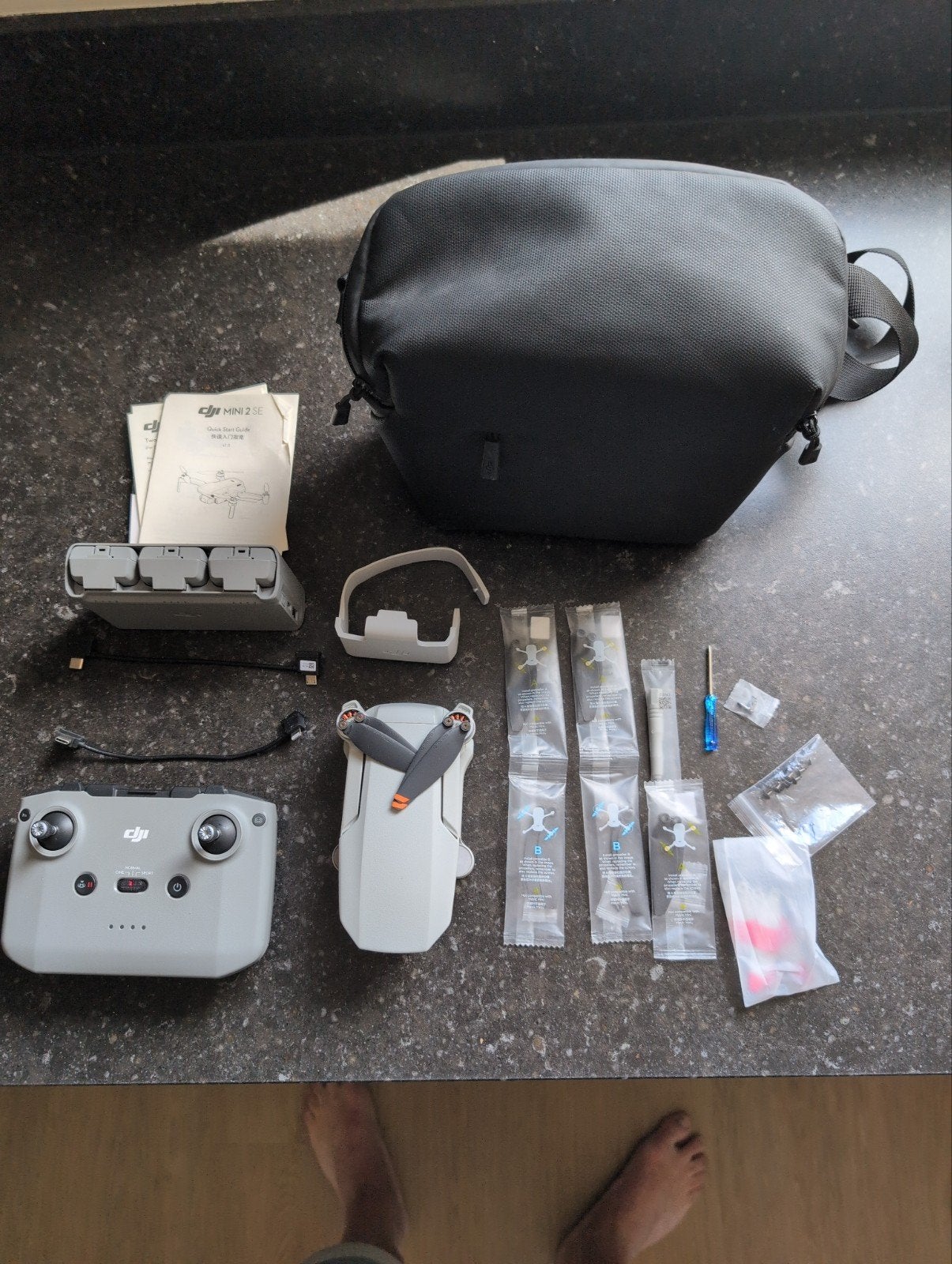 DJI Mini 2 SE Fly More Combo - Zo goed als nieuw, 30 tot 45 minuten, Cameradrone, 5 tot 10 kilometer, Ophalen of Verzenden