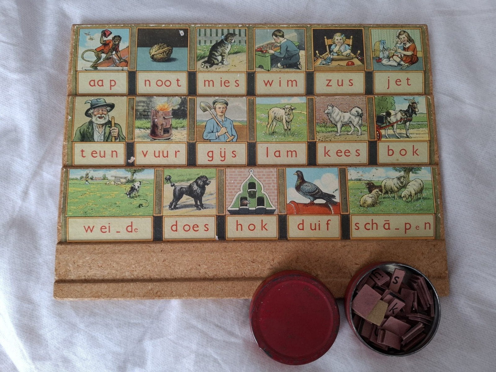Vintage letterbak / woordjes leren bord - Nederlands, Ophalen of Verzenden, Gebruikt, Taal en Lezen