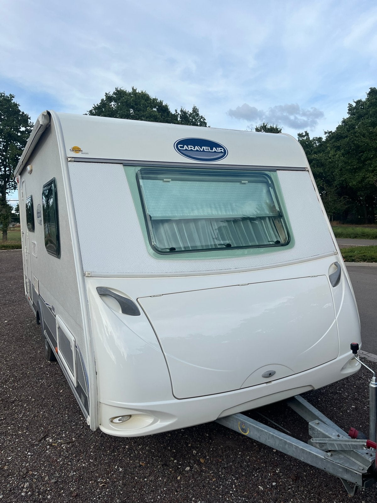 Caravelair Antares Luxe 426 - Ruime gezinscaravan, Caravans en Kamperen, Caravans, Vast bed, Treinzit, Particulier, 4 tot 5 meter