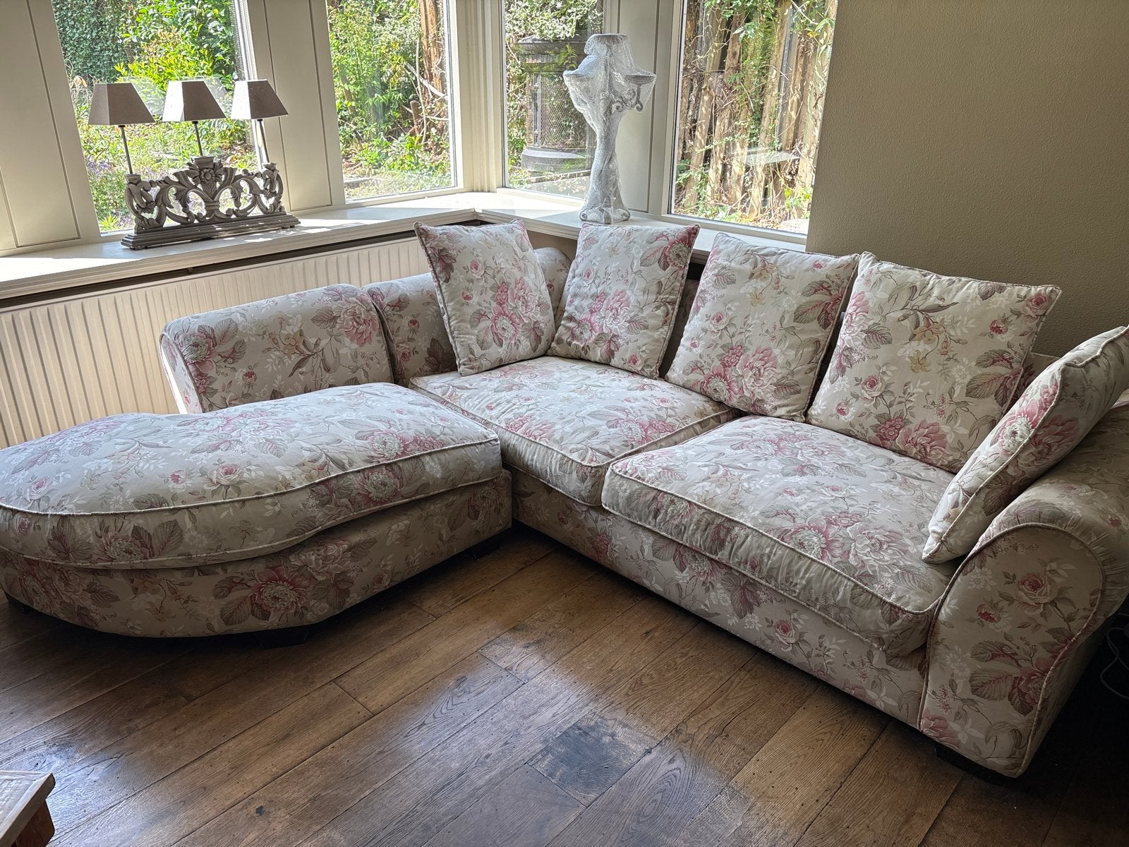 Gratis!! Hoekbank / hocker met bloemenprint., Ophalen, Gebruikt, Stof, Romantisch, landelijk