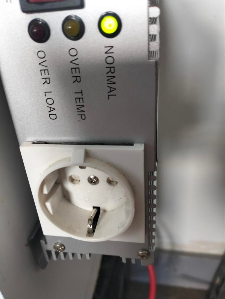 Omvormer HQ 12v DC to 230 V AC power., Ophalen of Verzenden, Zo goed als nieuw