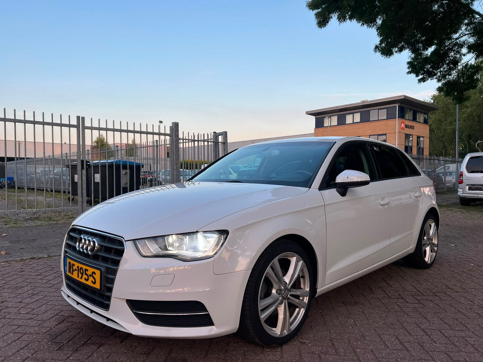 Audi A3 1.6 TDI Sportback S-tronic 2013 | No full power, Auto's, Audi, 4 cilinders, Wit, Bedrijf, Diesel