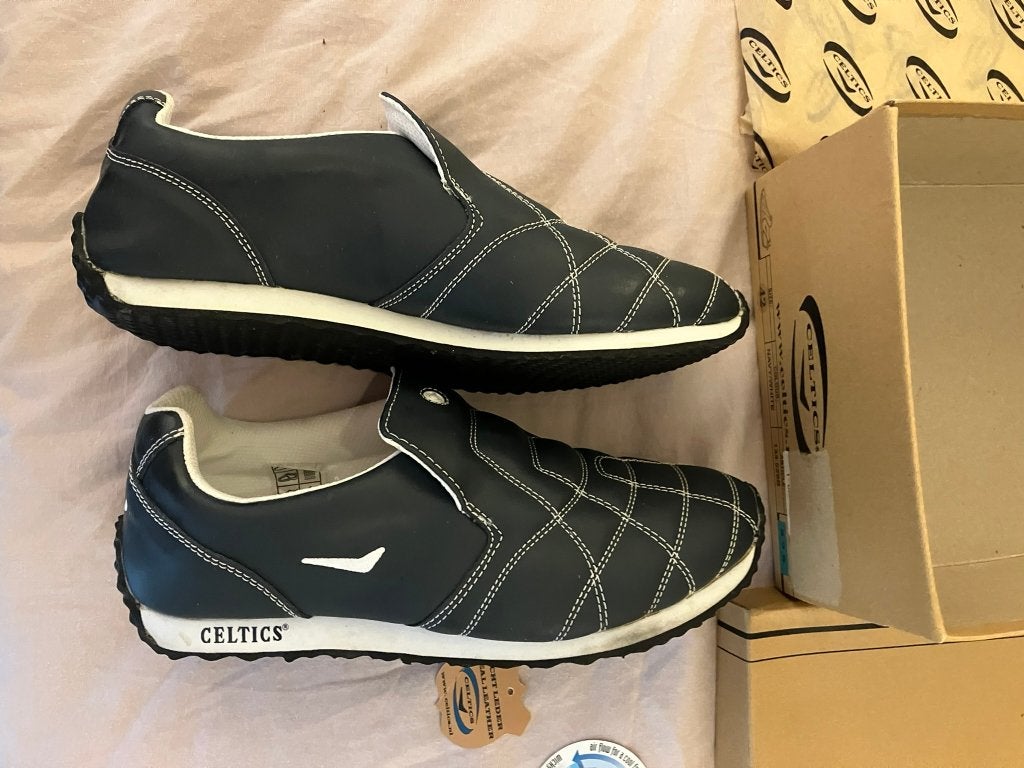 Nieuwe gymschoenen van Celtics maat 42 in blauw/wit in doos, Blauw, Celtics, Nieuw, Ophalen of Verzenden