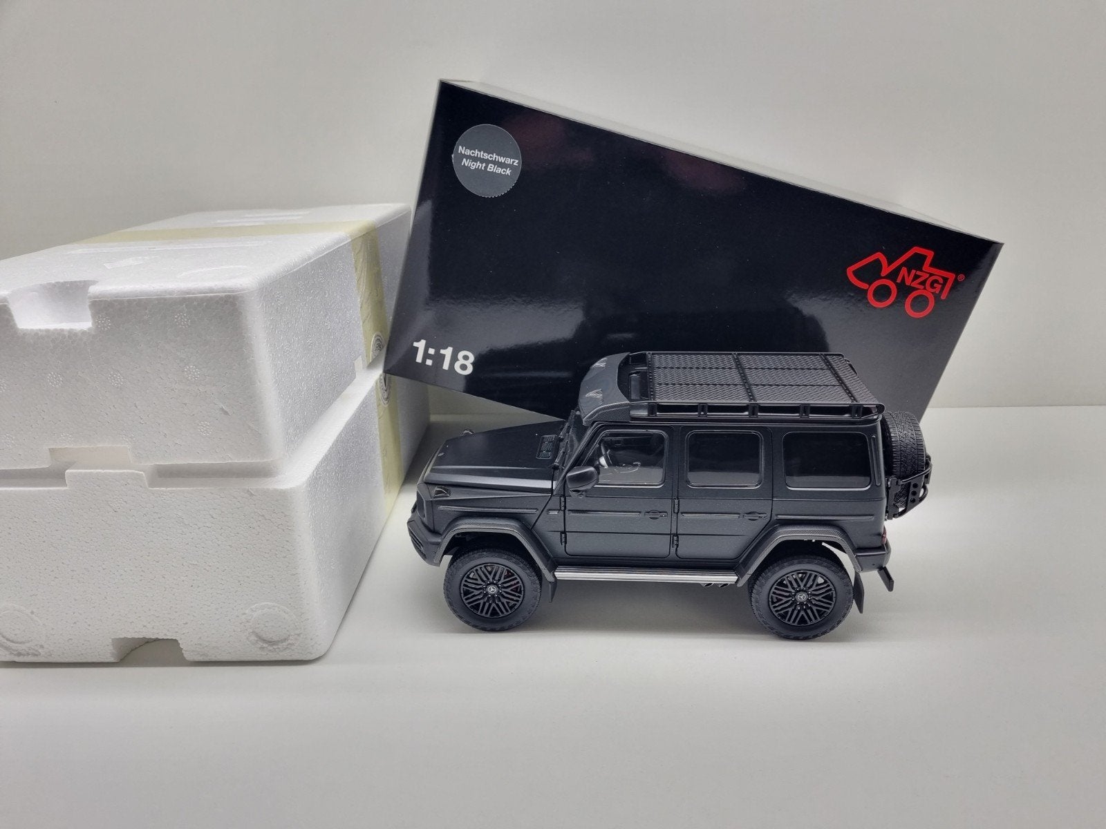 Nzg Mercedes-Benz G 63 AMG 4X4 1:18
Nieuw, Ophalen of Verzenden, Nieuw, Auto