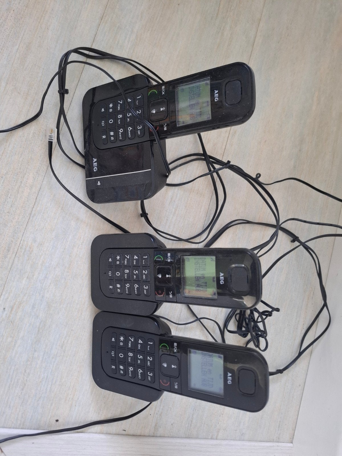 AEG Draadloze Telefoonset - 3 Handsets, Ophalen of Verzenden, Gebruikt, 3 handsets