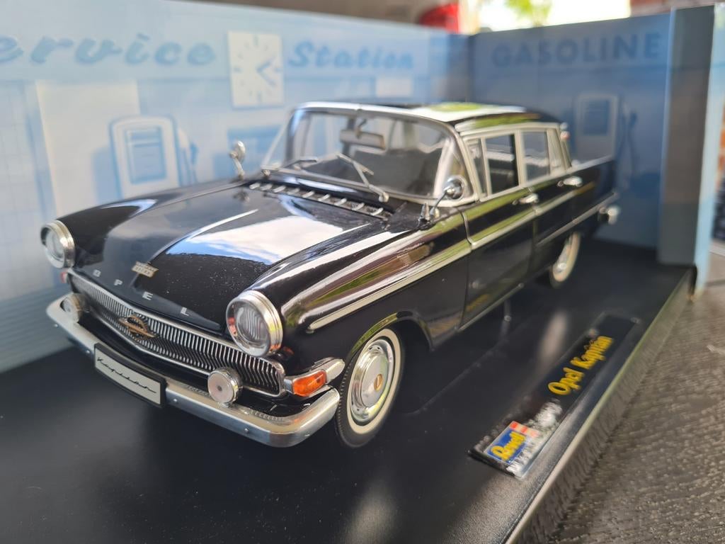1:18 Opel Kapitein uit 1959 Zwart Revell, Ophalen of Verzenden, Zo goed als nieuw, Auto, Revell
