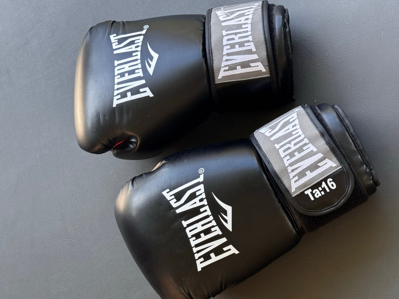 Everlast Bokshandschoenen 16oz met springtouw en bandages, Sport en Fitness, Boksen, Ophalen of Verzenden, Zo goed als nieuw, Bokshandschoenen
