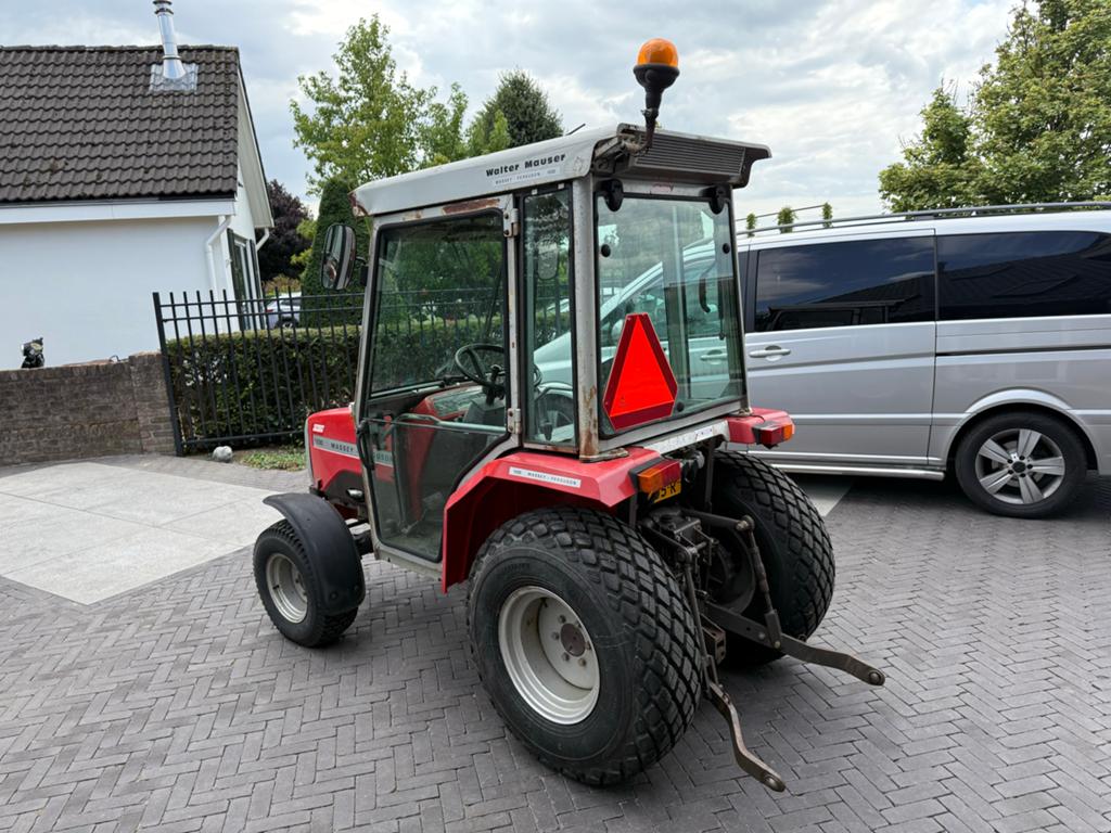 Massey Ferguson 1230 Tractor - Compact en Krachtig, Zakelijke goederen, Ophalen, Gebruikt, 2500 tot 5000, Tot 80 Pk