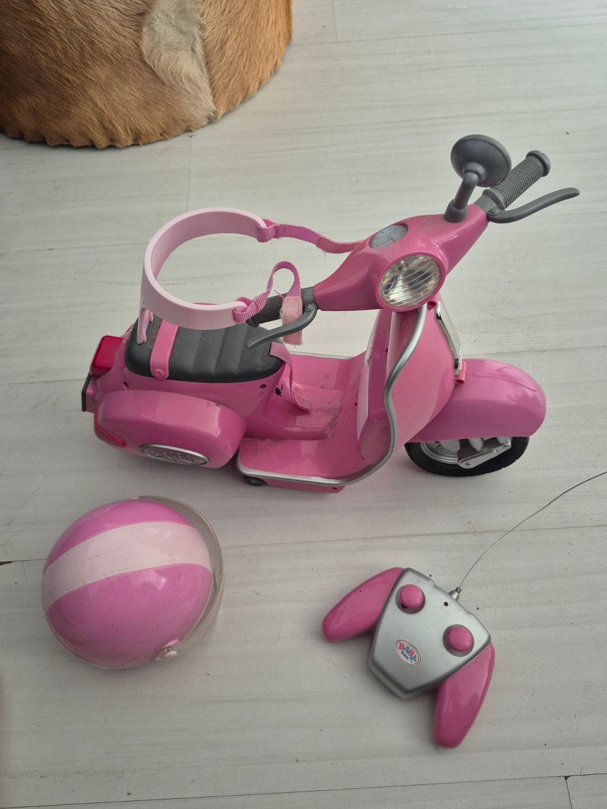 Baby Born Roze Scooter met Afstandsbediening en Helm, Ophalen of Verzenden, Zo goed als nieuw, Meisje