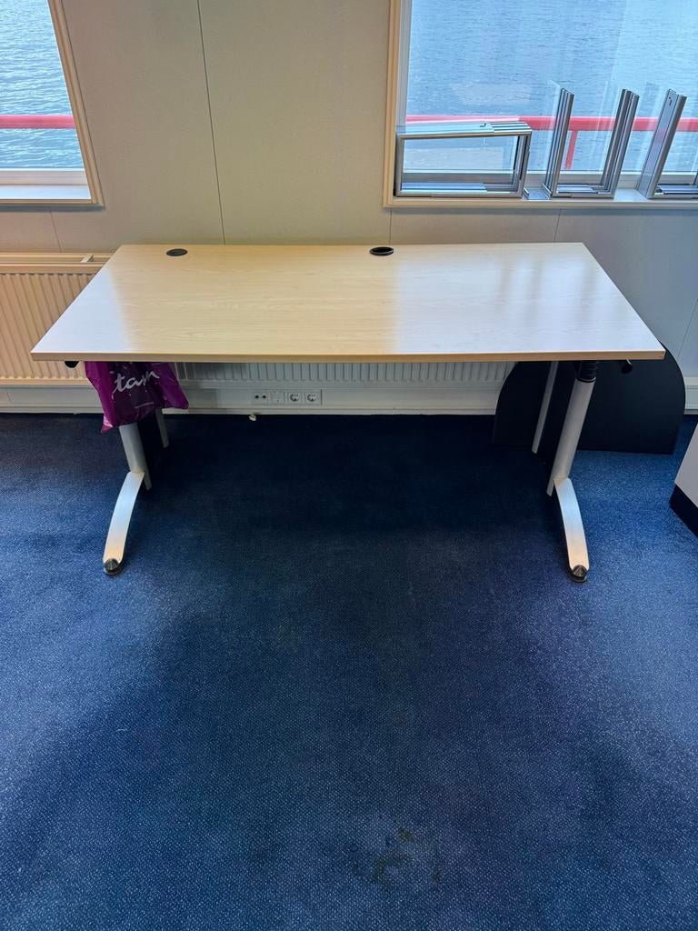 Complete set kantoormeubelen: bureaus, archiefkasten, ladebl, Huis en Inrichting, Bureaus, Ophalen, Gebruikt