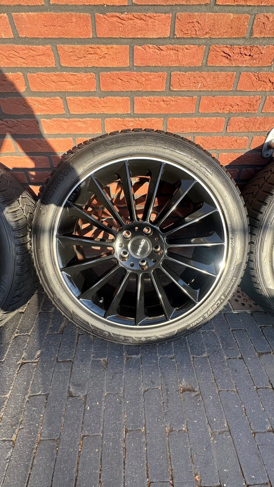 Foto 16 van Mini Countryman U25 Hankook winterset 245/45R19 Als Nieuw!!!