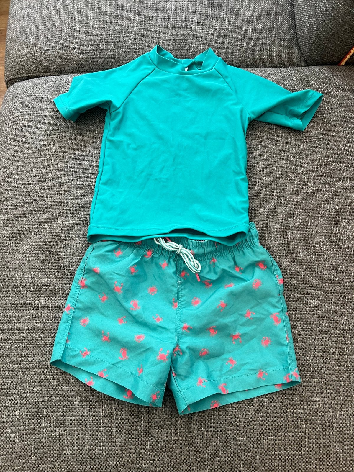 Uv-Zwemshirt en zwembroekje voor jongetje, Ophalen, UV-zwemkleding, Overige maten, Zo goed als nieuw