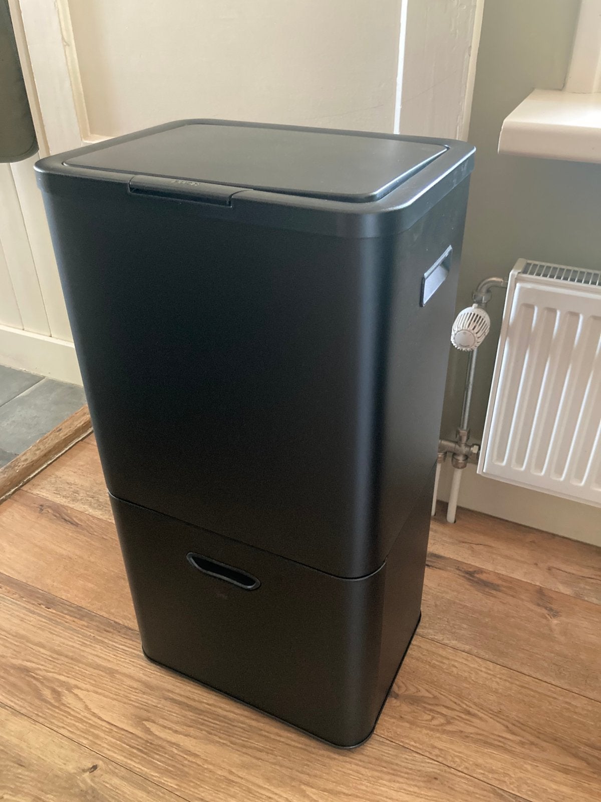 Nieuwe prullenbak met afvalscheiding, Huis en Inrichting, Woonaccessoires | Prullenbakken, 40 liter of meer, Ophalen, Zo goed als nieuw