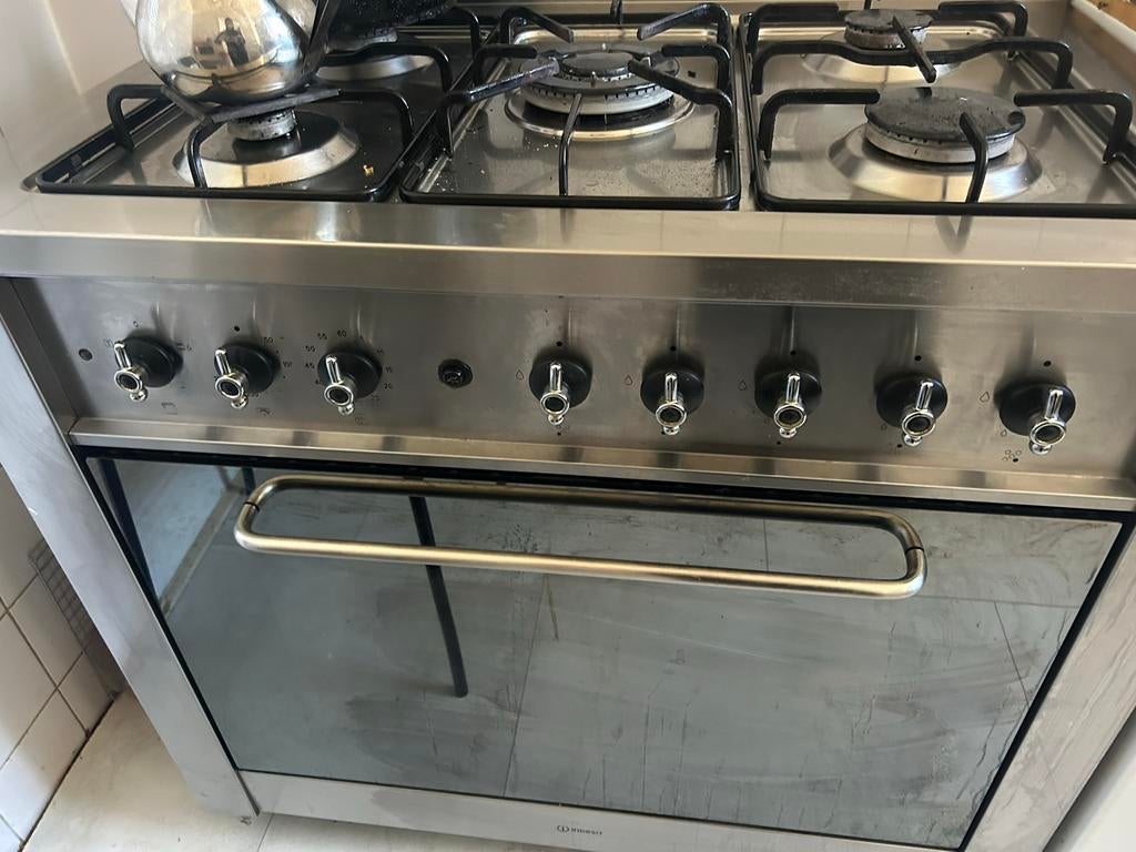 Indesit Fornuis met 6 Pitten en Oven - Z.G.A.N., Ophalen, Gebruikt, 60 cm of meer, Gas