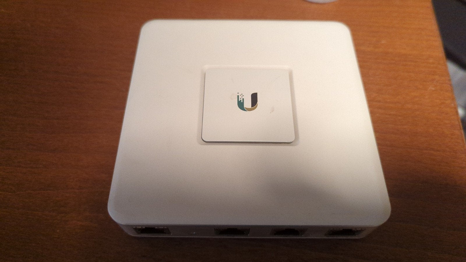 Ubiquiti UniFi USG Security Gateway incl. adapter, Computers en Software, Routers en Modems, Zo goed als nieuw, Router, Ophalen of Verzenden