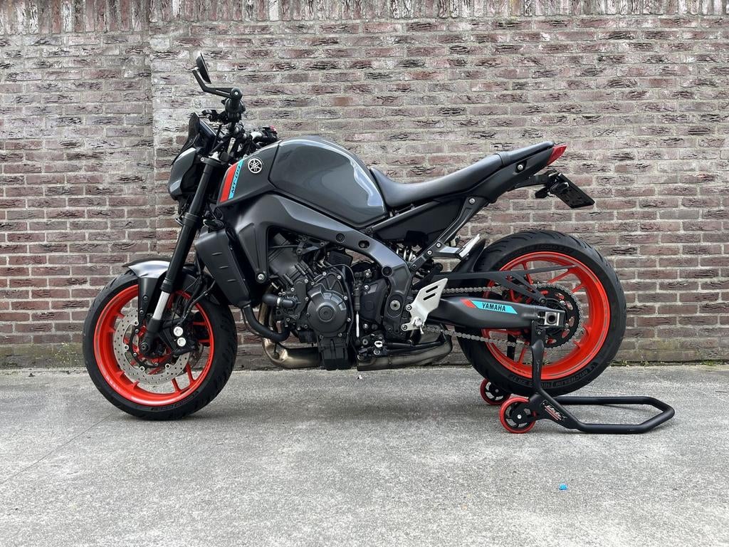 YAMAHA MT 09 (bj 2021) +- 20.000 km 1e eigenaar, Motoren, Motoren | Yamaha, Bedrijf, Naked bike, meer dan 35 kW, 3 cilinders, Motorrijbewijs A